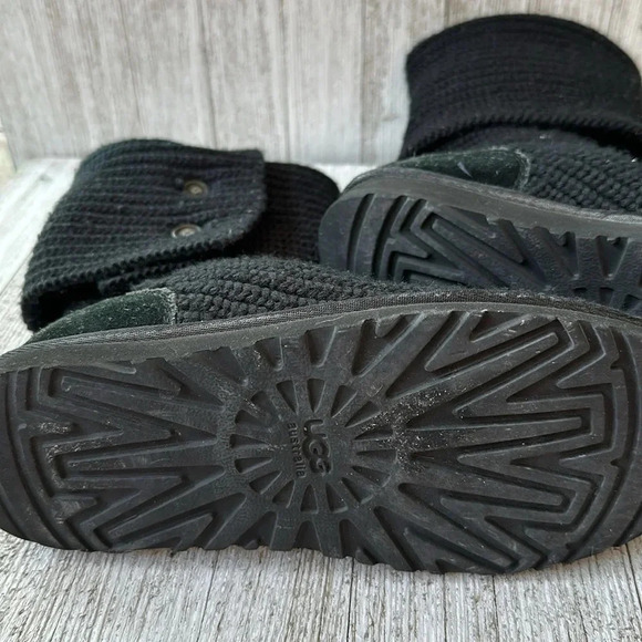 UGG Classic Cardy Boots - Picture 8 of 9